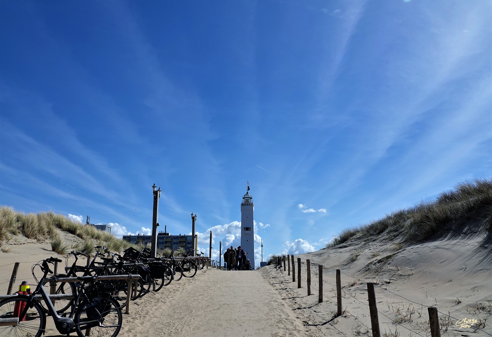 Leuchtturm an der Strandpromenade von Noordwijk