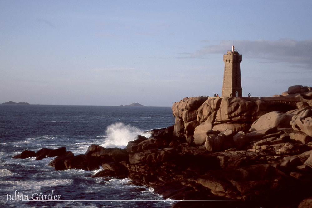 Leuchtturm an Klippe