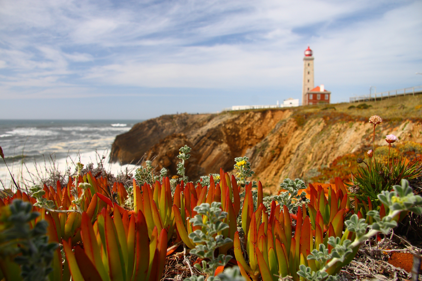 Leuchtturm an portugiesischer Atlantikküste