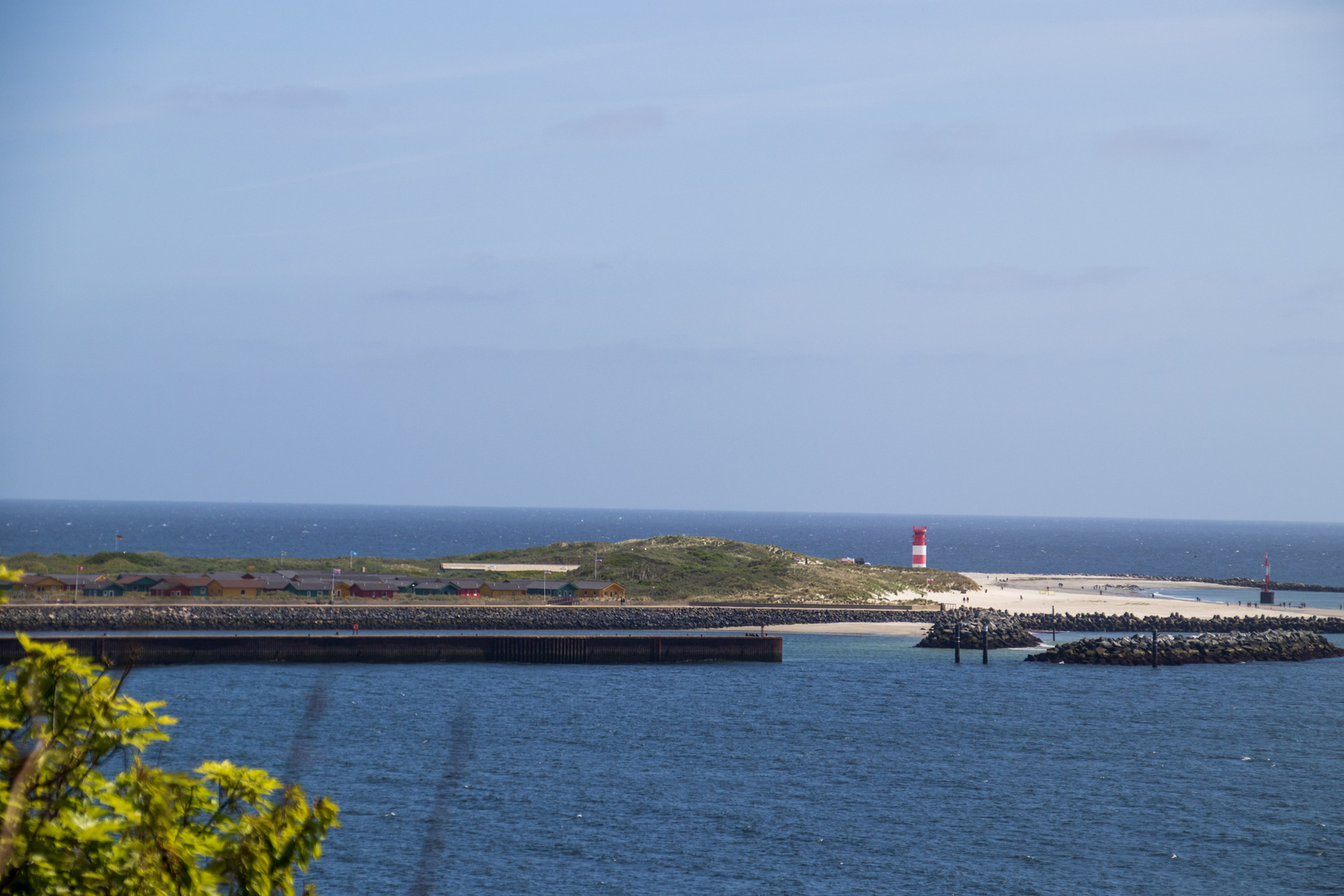 Leuchtturm auf der Düne vor Helgoland