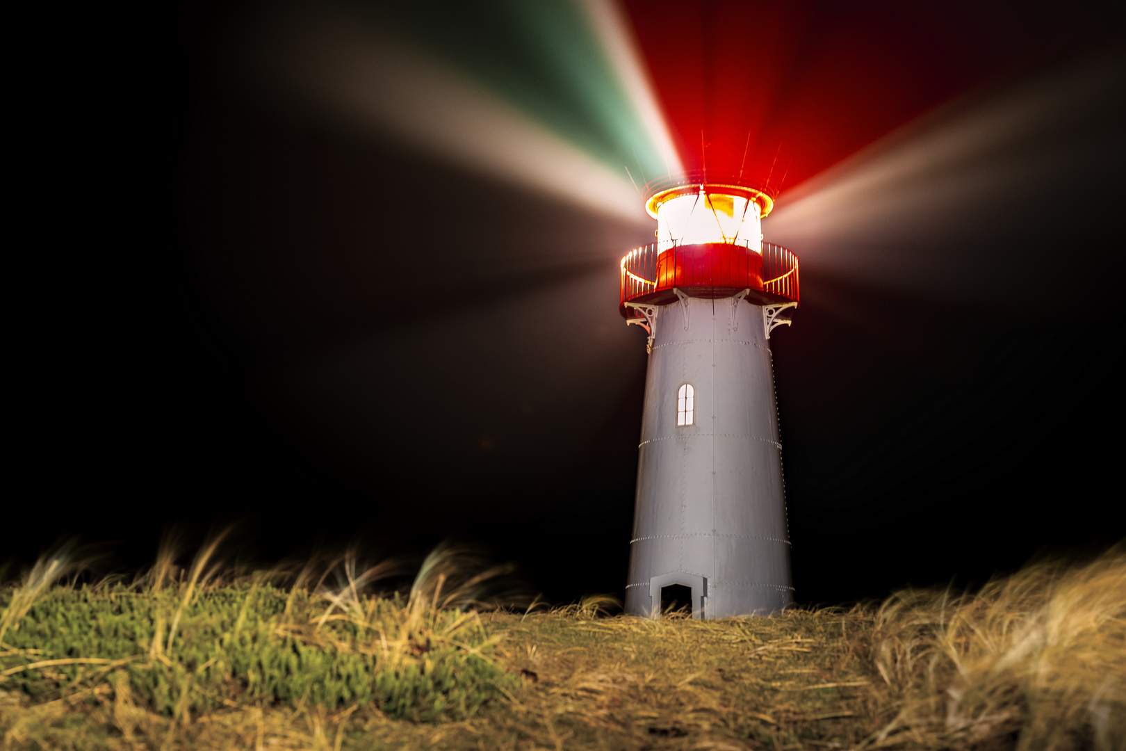 Leuchtturm auf Sylt bei Nacht