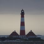 Leuchtturm bei Abenddämmerung