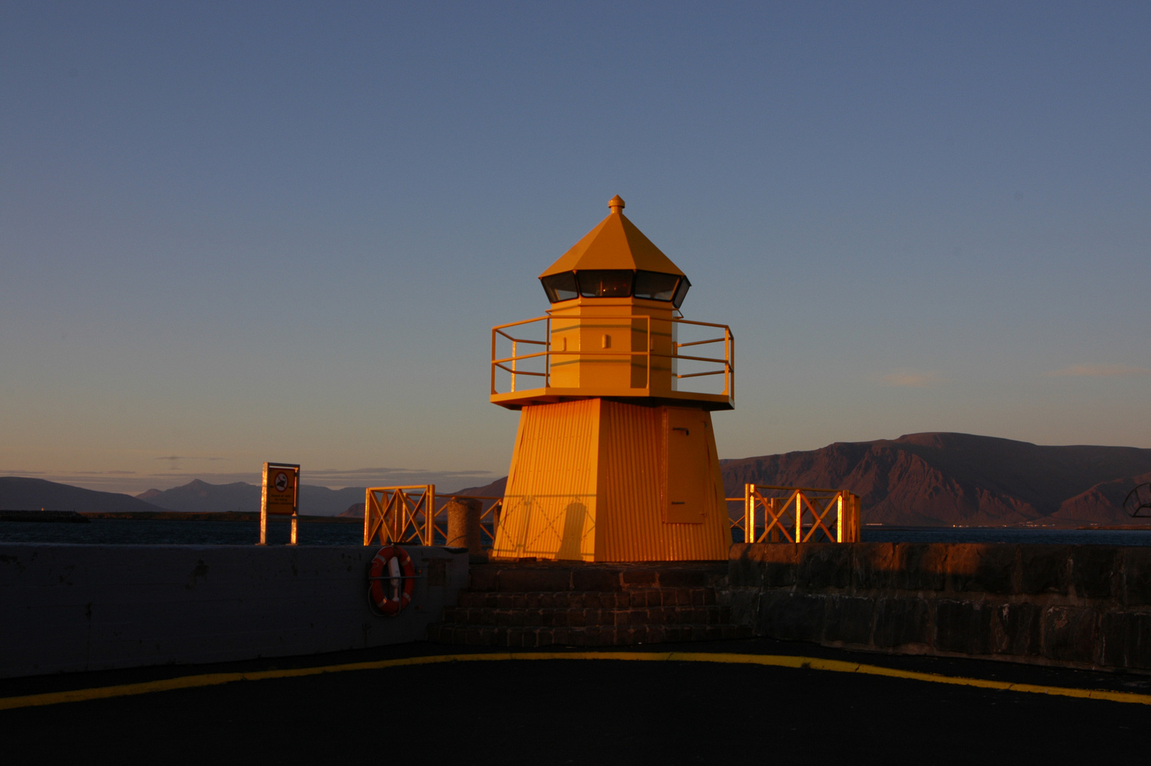 Leuchtturm bei Sonnenuntergang