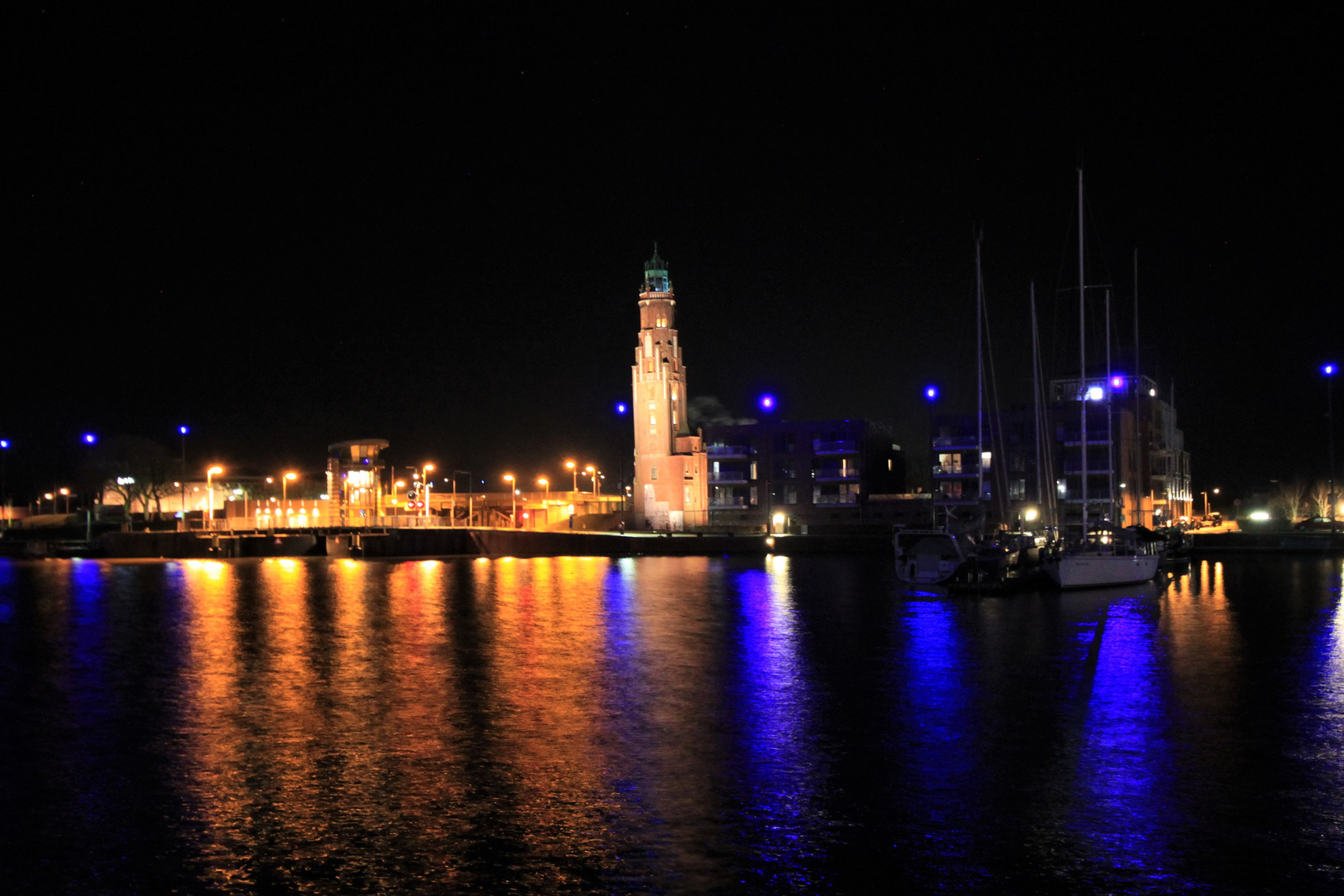 Leuchtturm Bremerhaven am neuen Hafen