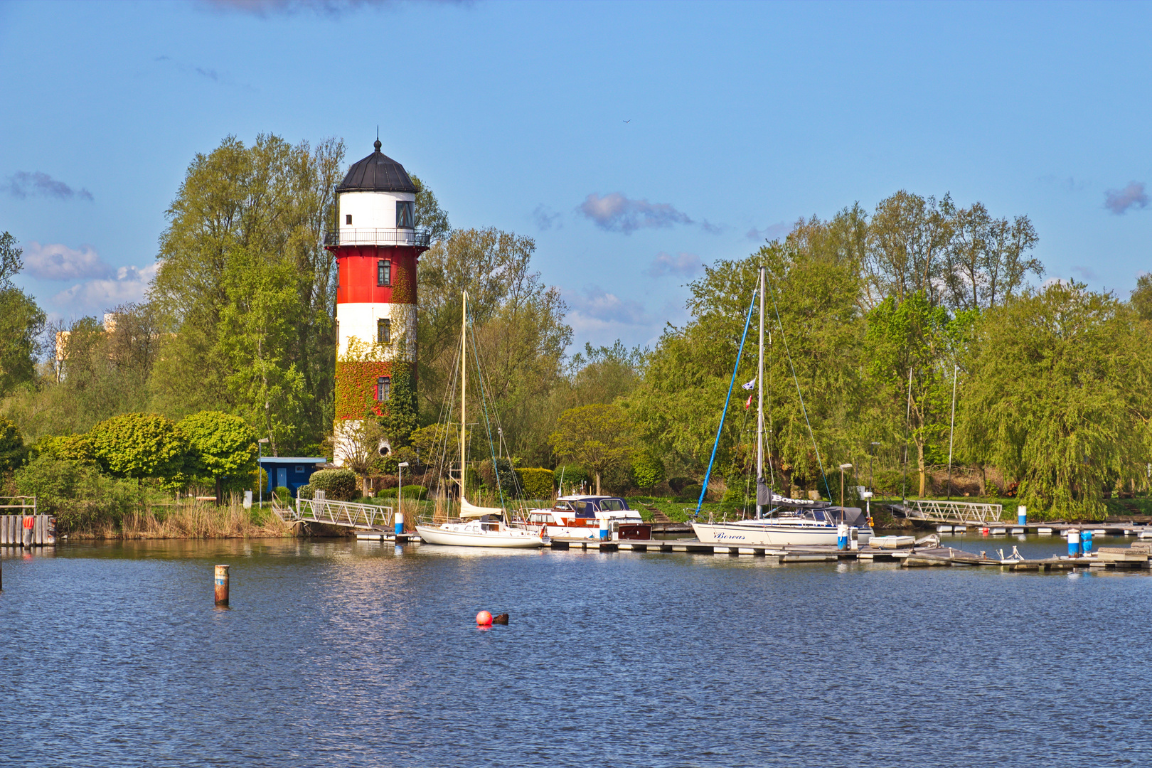 Leuchtturm Brinkamahof im Fischereihafen 