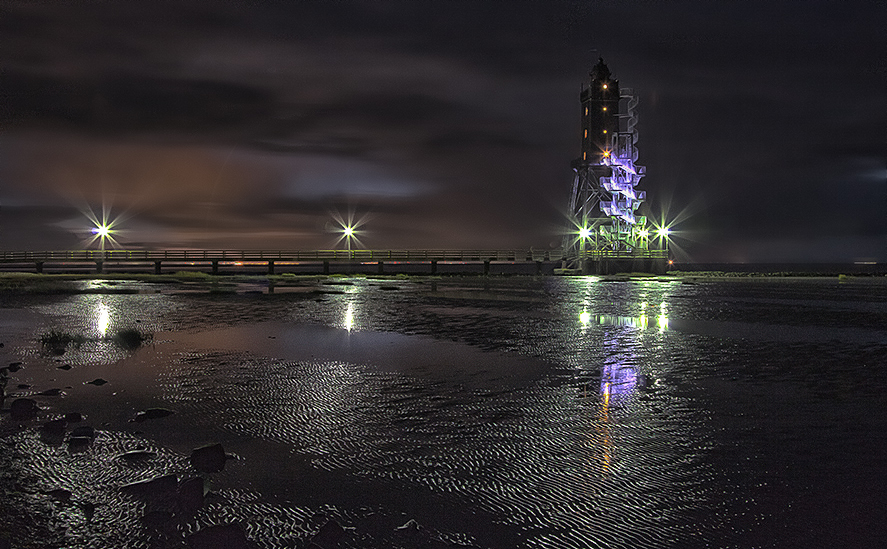 Leuchtturm Eversand Dorum bei Nacht 01