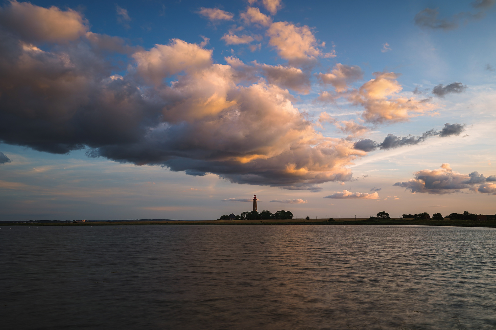 Leuchtturm Flügge bei Sonnenuntergang 