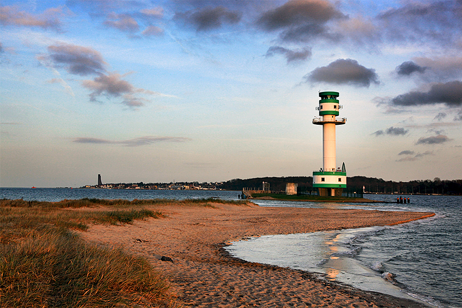Leuchtturm Friedrichsort in der Abendsonne.... Foto & Bild