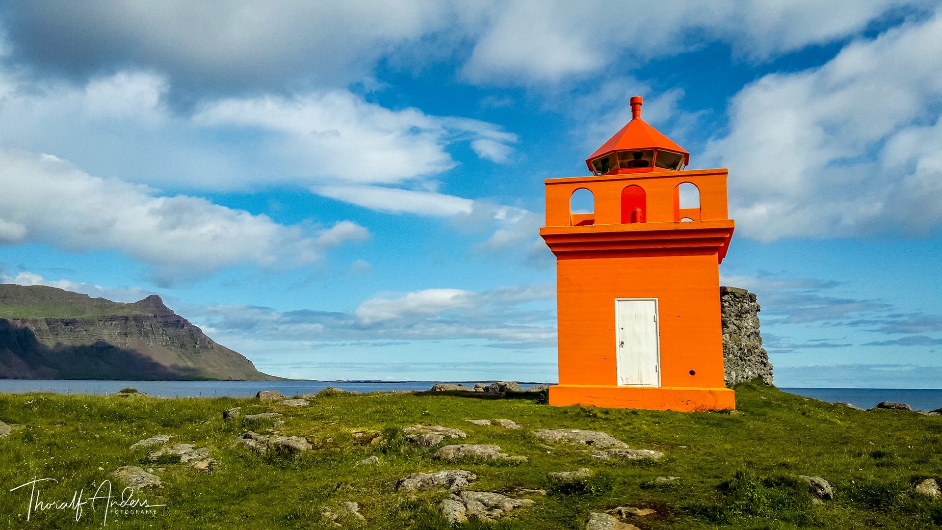 "Leuchtturm" (Iceland)