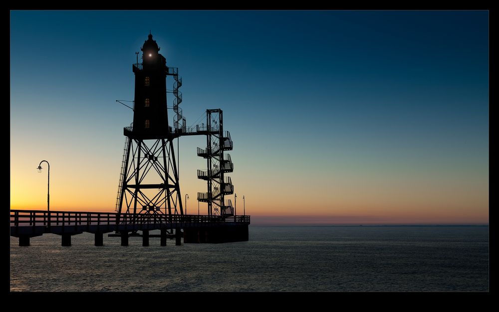 Leuchtturm im Abendlicht