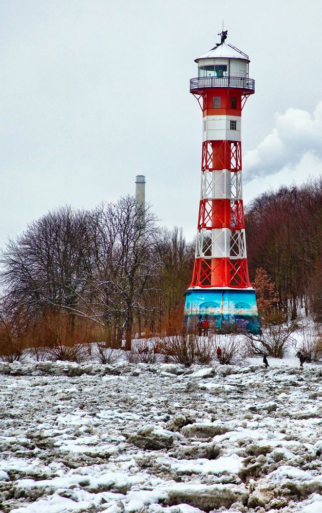 Leuchtturm im Eis