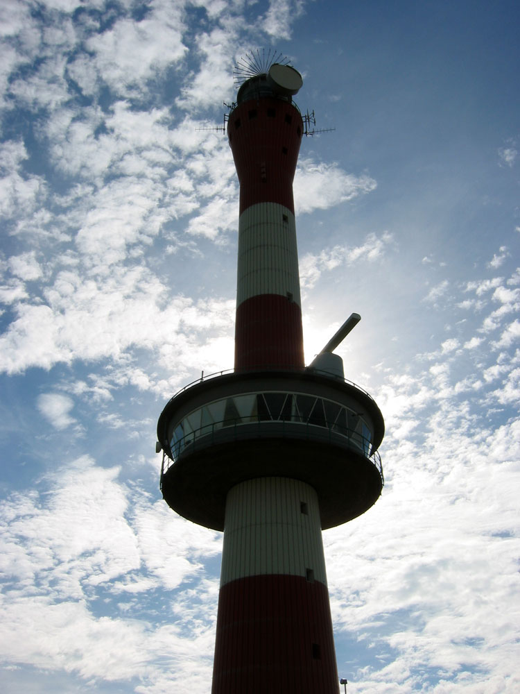 Leuchtturm im Gegenlicht