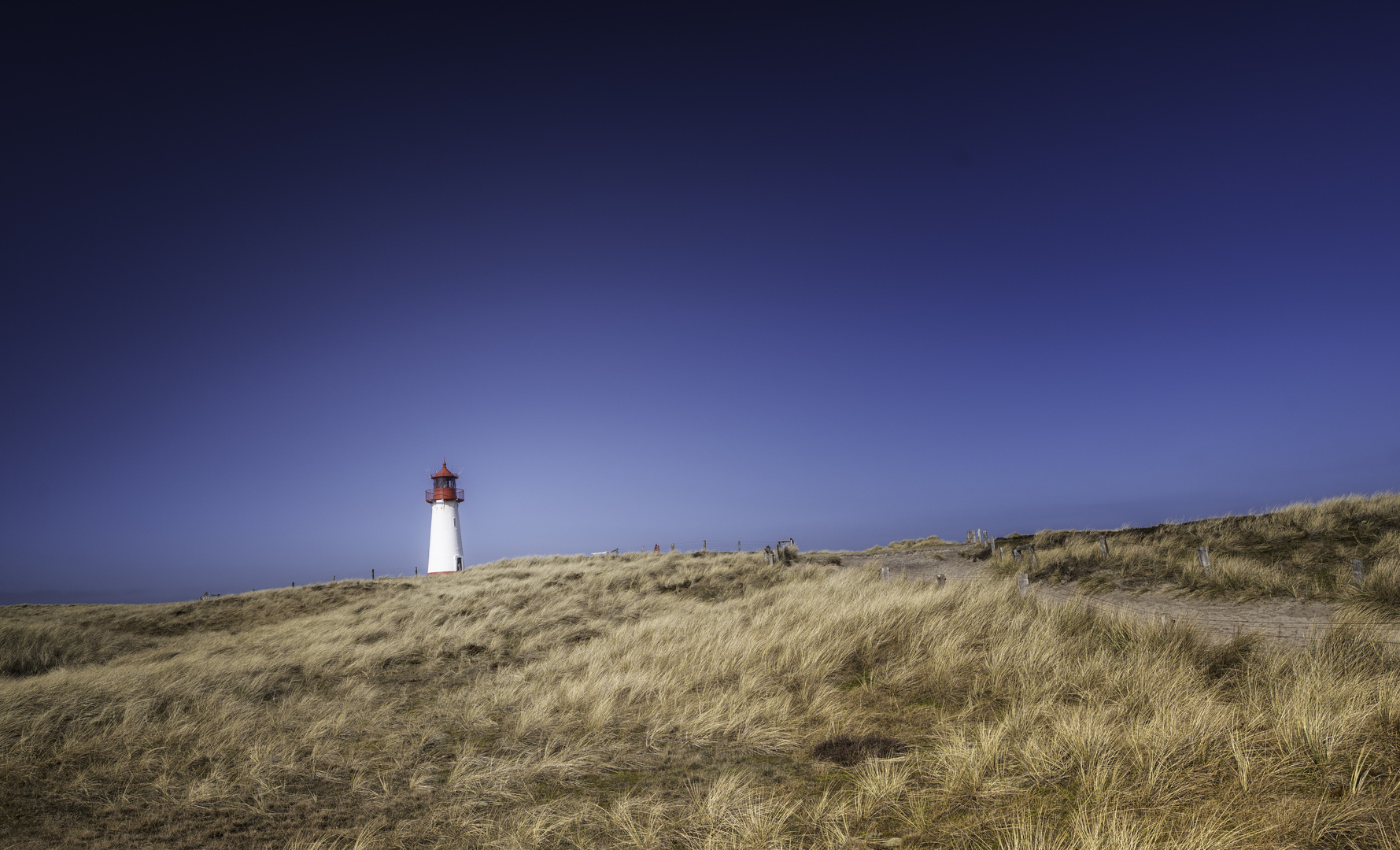 Leuchtturm im letzten Winterlicht