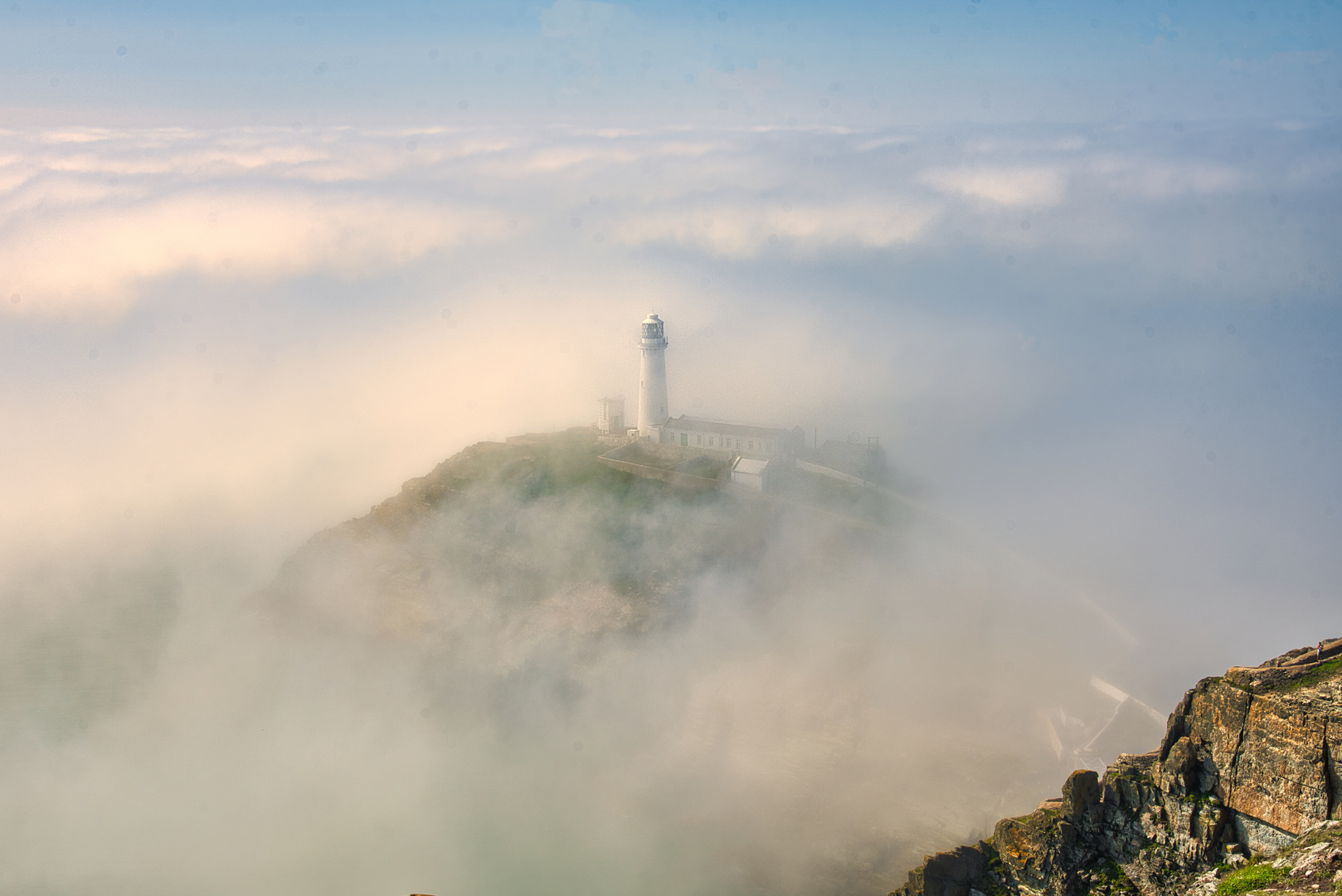 Leuchtturm im Nebel