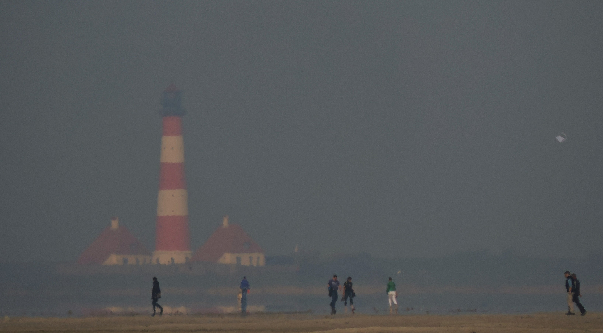 Leuchtturm im Sandnebel.......