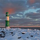 Leuchtturm im Schnee