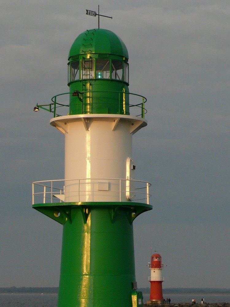 Leuchtturm im Sonnenuntergang