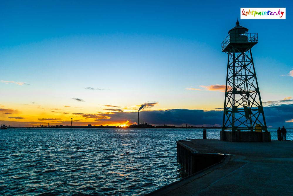 Leuchtturm im Sonnenuntergang