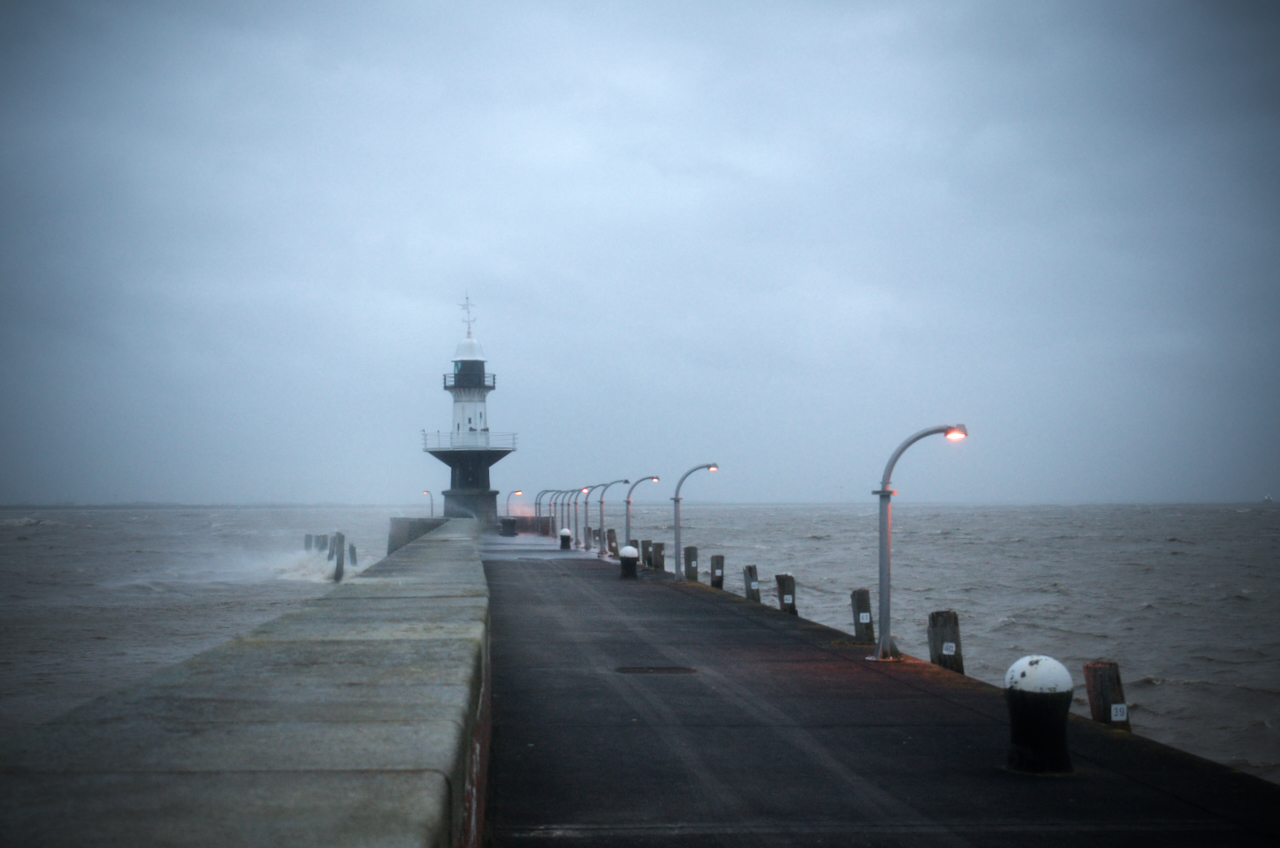 Leuchtturm im Wasser