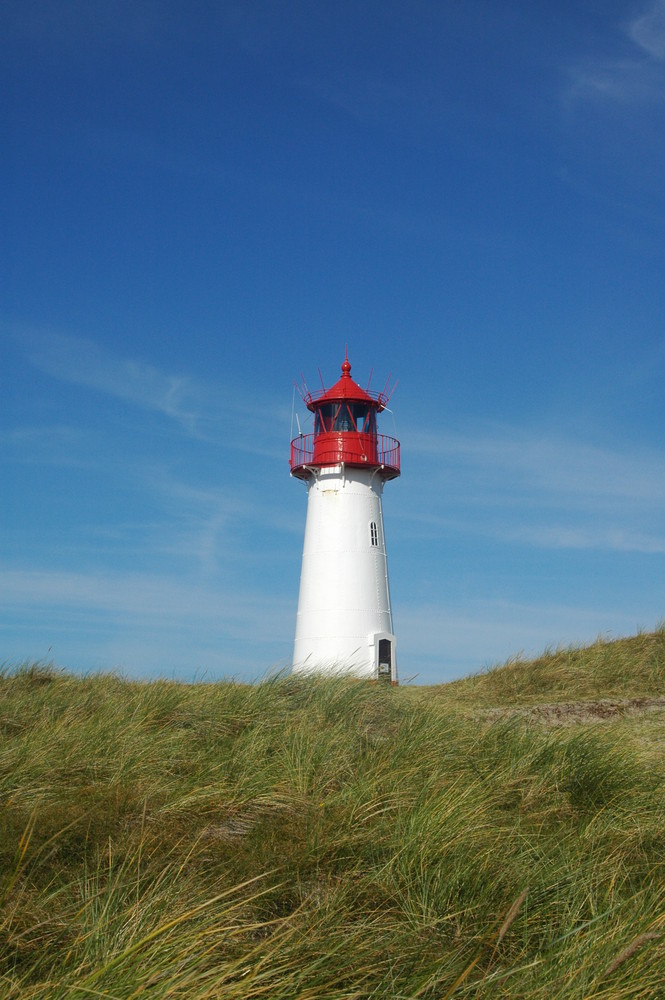 Leuchtturm in den Dünen