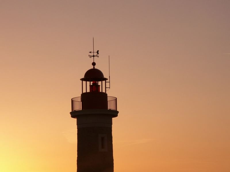 Leuchtturm in der Hafeneinfahrt von St. Tropez