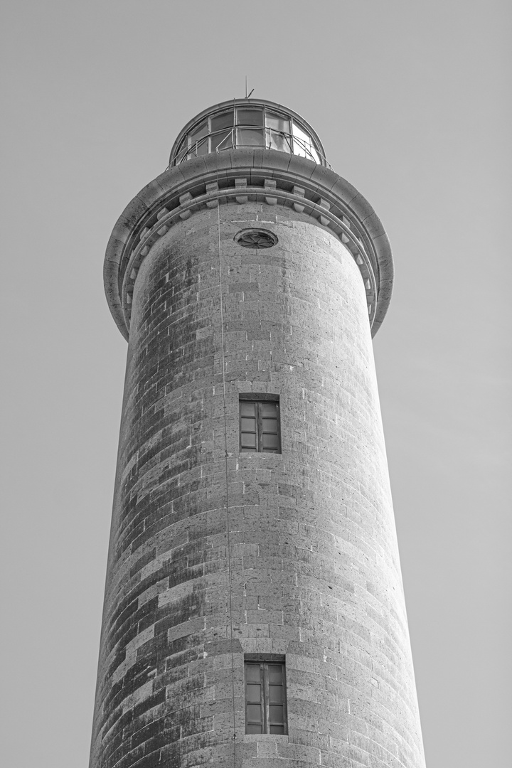 Leuchtturm in schwarz-weiß