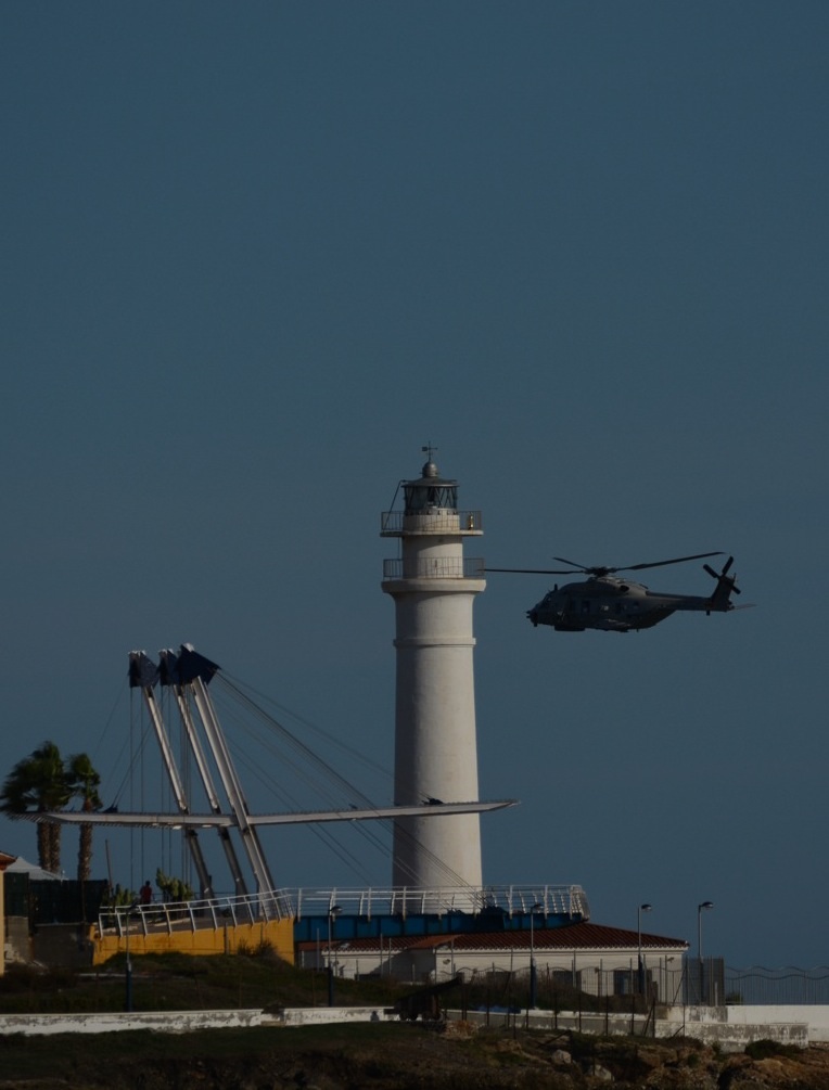 Leuchtturm in Torrox Costa + Hubschrauber