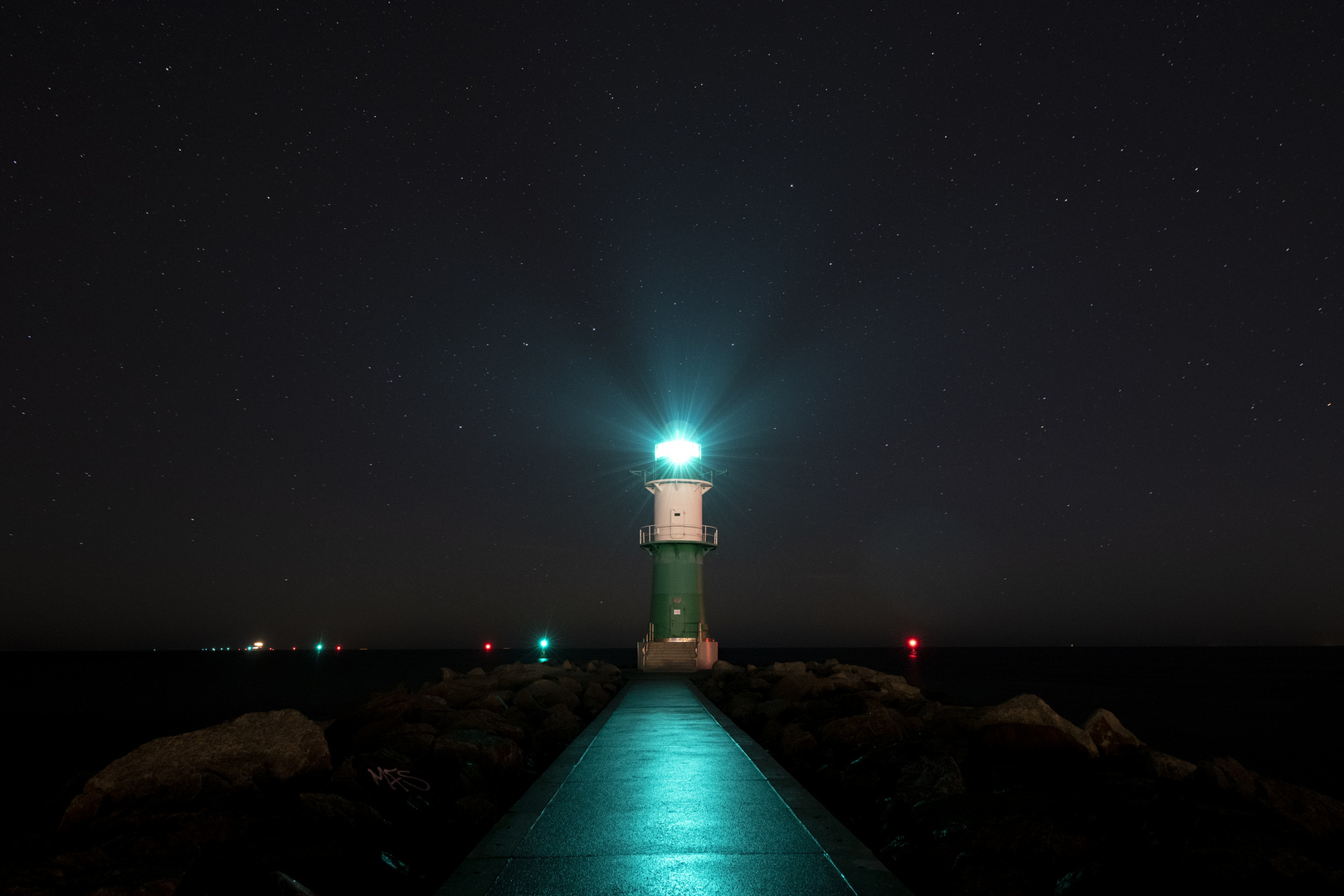 Leuchtturm in Warnemünde ....