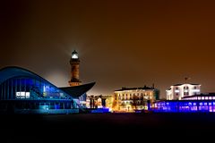 Leuchtturm in Warnemünde bei Nacht