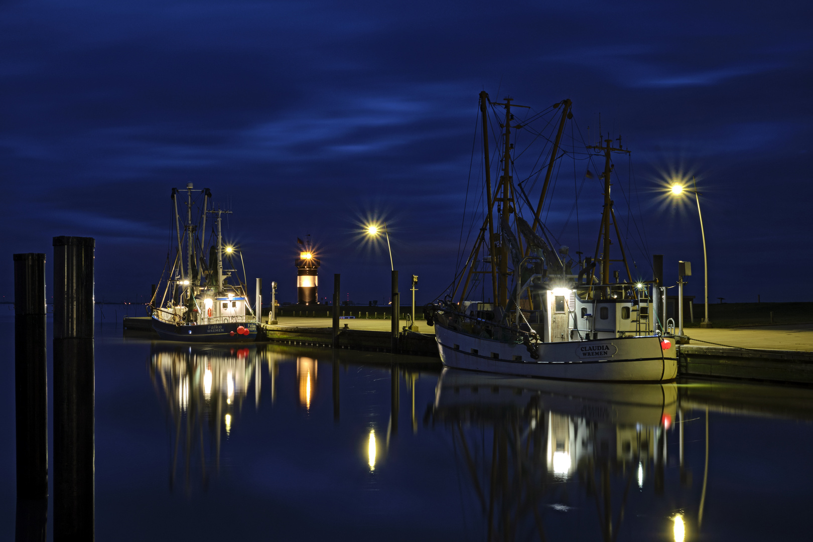 Leuchtturm KLEINER PREUSSE @ Kutterhafen Wremen, Nordsee.