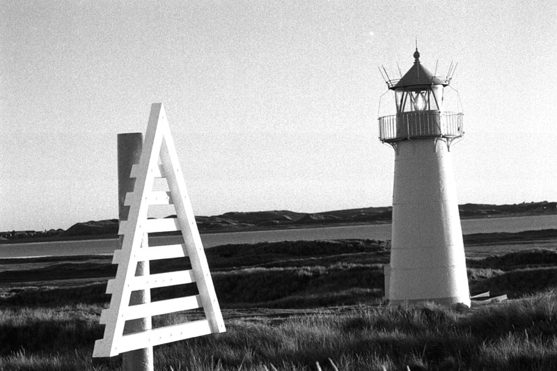 Leuchtturm mit Seezeichen auf Sylt