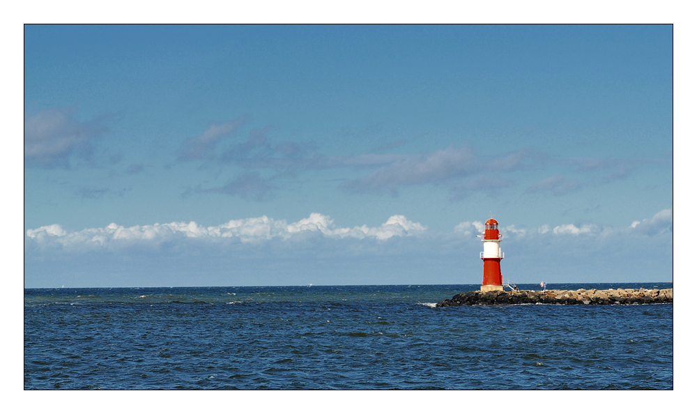 Leuchtturm Ostsee rot