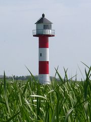 Leuchtturm rot-weiß