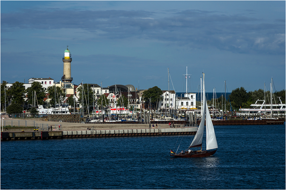 Leuchtturm \\ Segelschiff