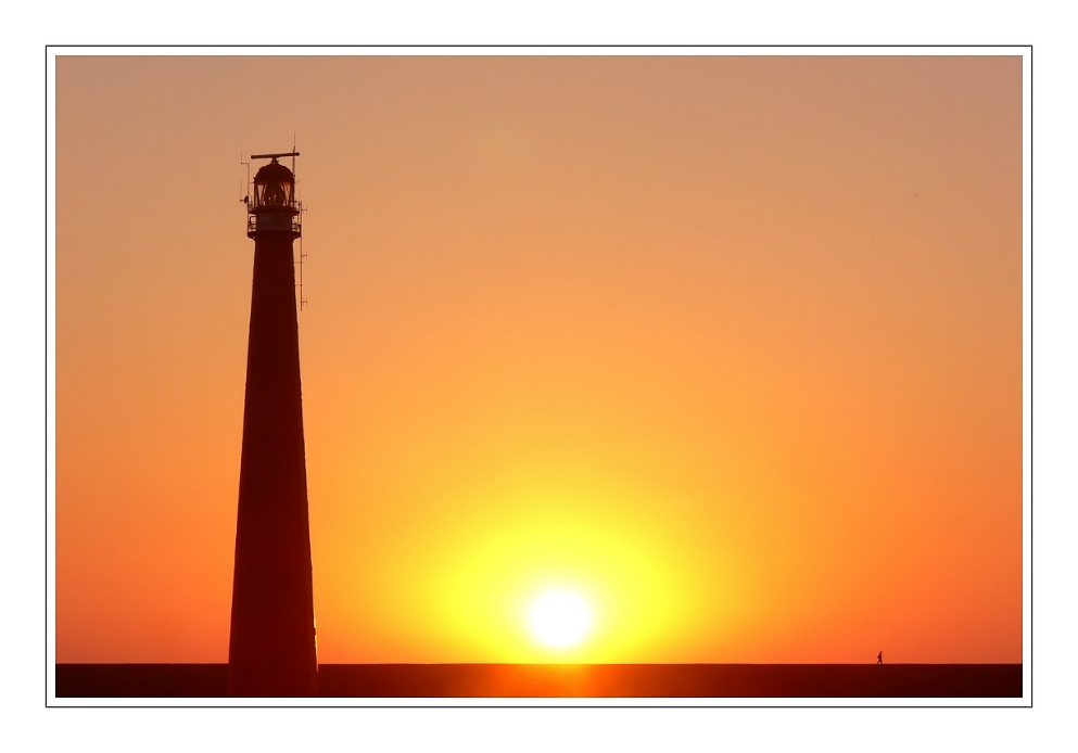 Leuchtturm und Deich von Huis Duinen ( Den Helder )