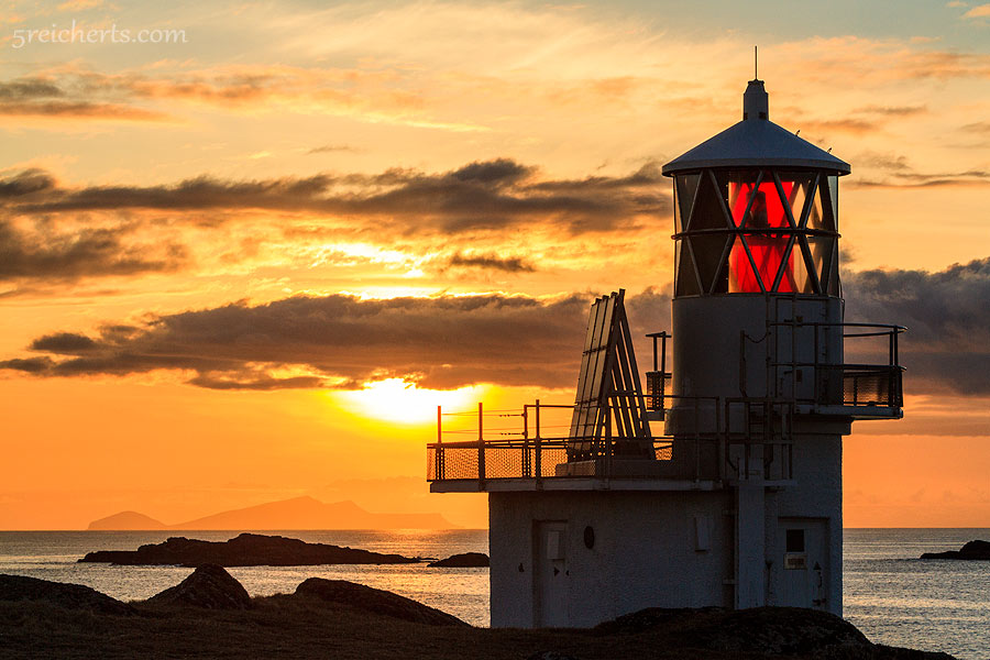 Leuchtturm und Insel Foula, Shetland