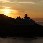 Leuchtturm vor Cobh in der Morgensonne