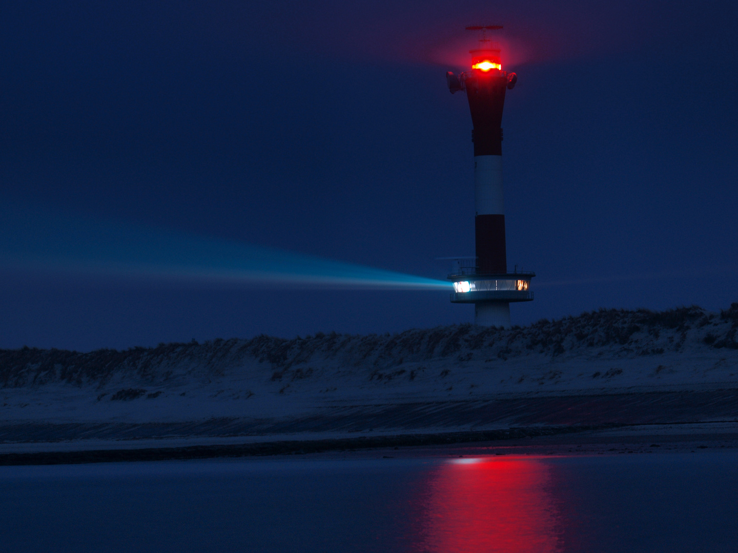 Leuchtturm Wangerooge bei Nacht