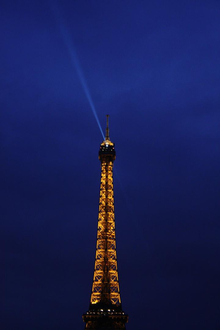 Leuchturm mitten in Paris