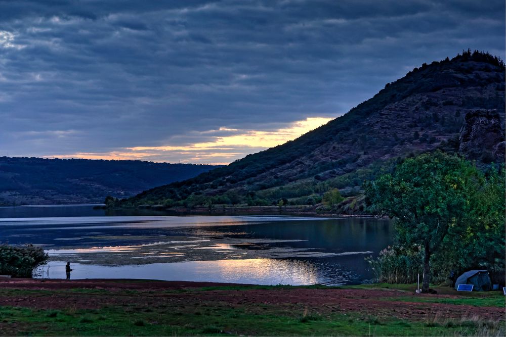 lever au lac du Salagou ( Hérault )