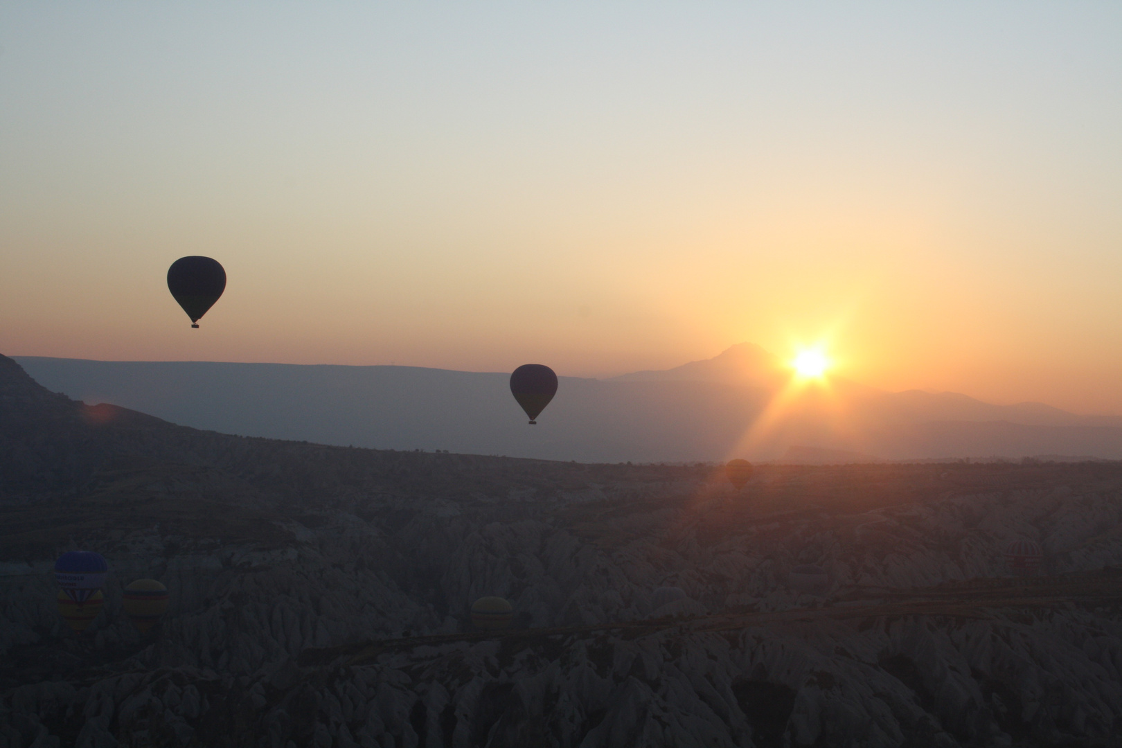 Lever de soleil au grè du vent en Cappadoce