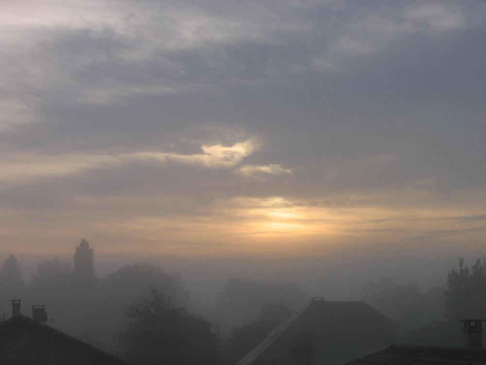 lever de soleil dans la brume