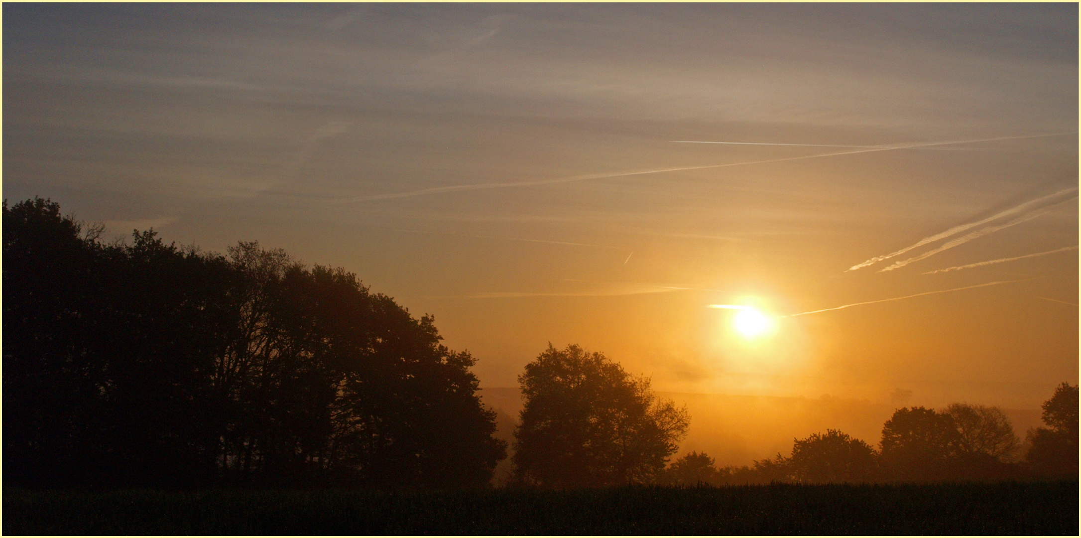 Lever de soleil dans la brume à Caussens (Gers)