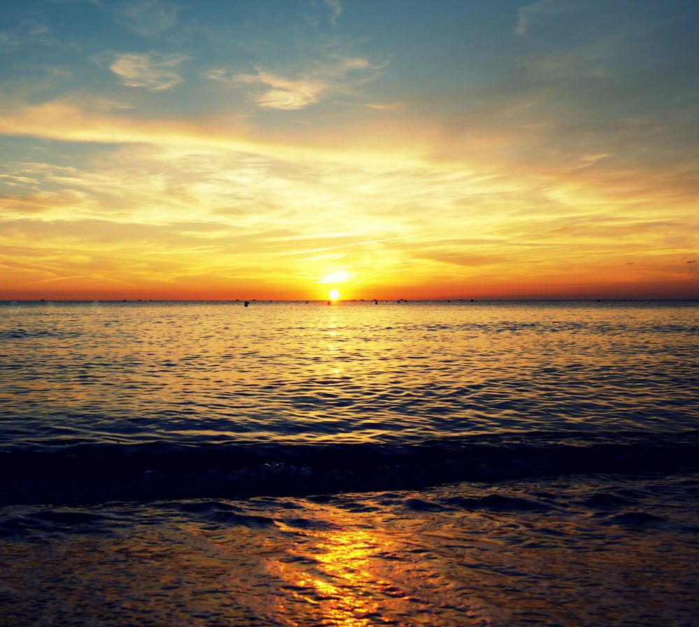 Du Lever Du Soleil Jusqu'à Son Coucher Lever de soleil sur la mer - Image & Photo de Mel-M de Le Monde des