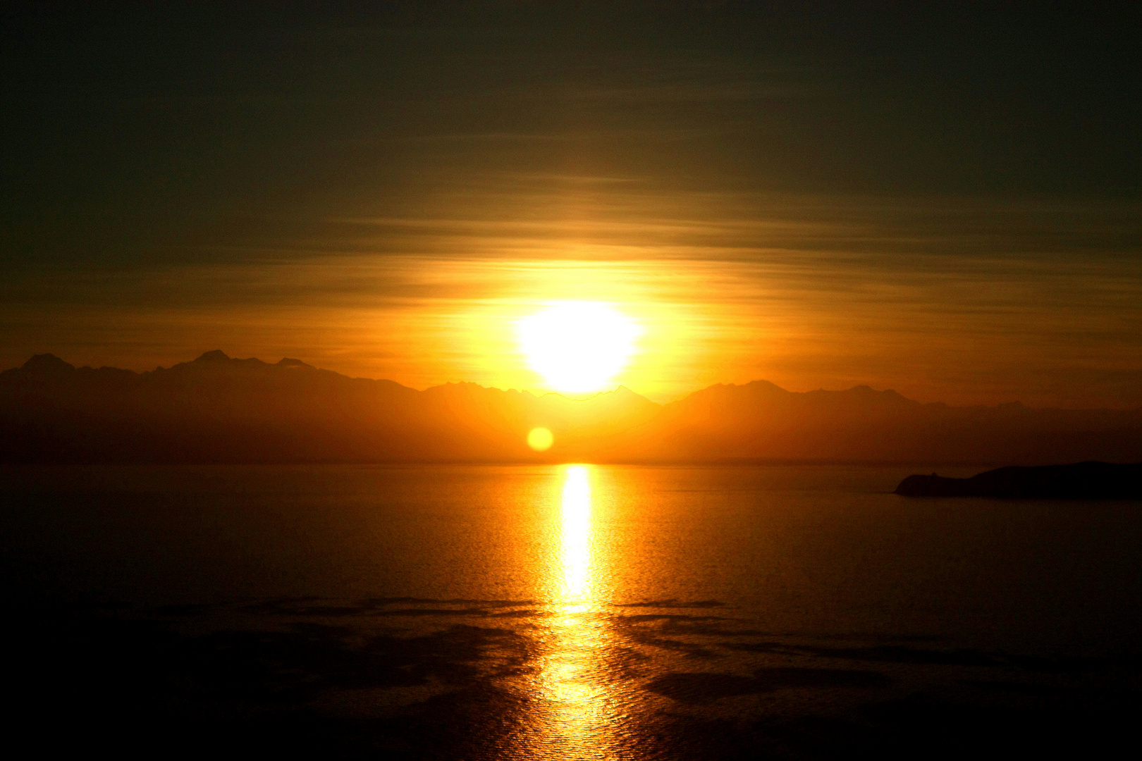 Lever de soleil sur le lac Titicaca