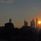 Lever de soleil sur le skyline de Dubaï