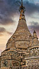 Lever de soleil sur le temple maha aungmye bonzan