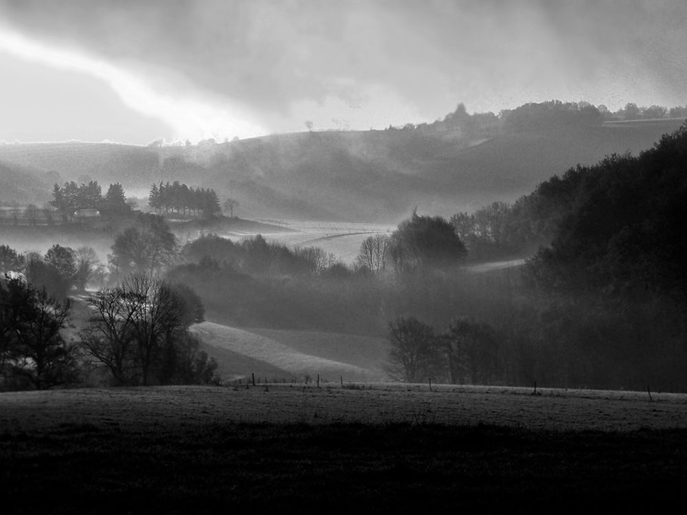 Lever de soleil sur les côteaux de l'Aveyron de Gaby31 