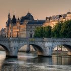 Lever de soleil sur les quais de Paris