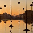 Lever de soleil sur l'esplanade de la Défense.